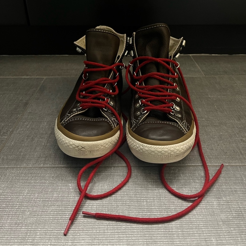 Men’s Size 10 Leather Converse